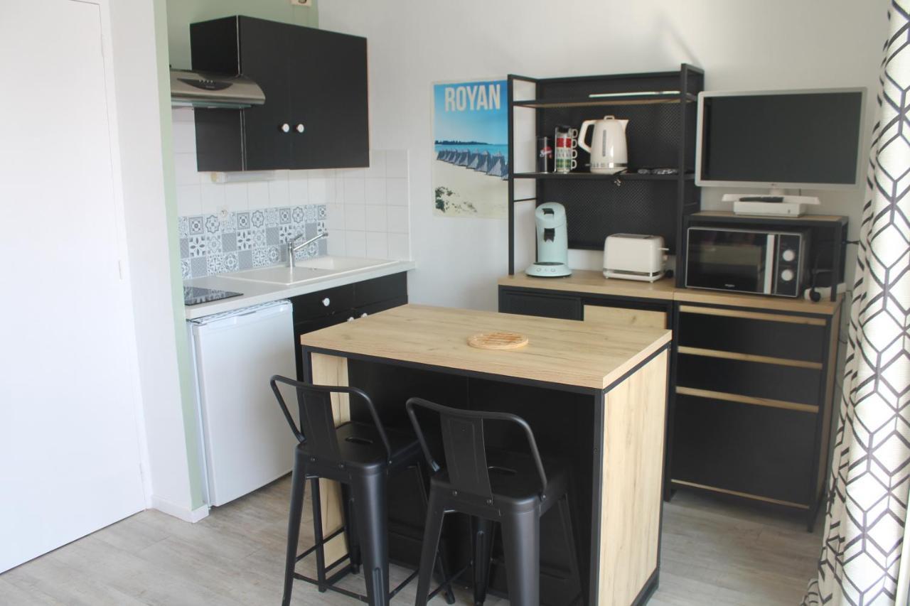 Apartmán Studio Avec Parking Proche Plage Et Centre Royan Exteriér fotografie